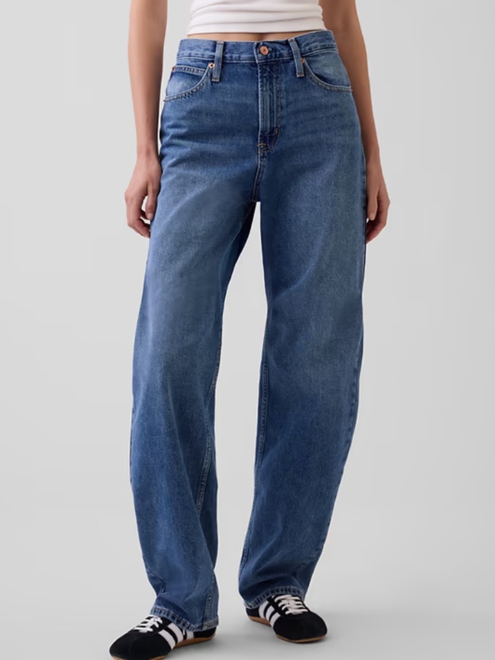 Gap High Rise Barrel Jeans in size 27